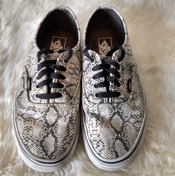 Vans Shoes - VANS Off The Wall Snakeskin Size 8.5 Women 7 Men